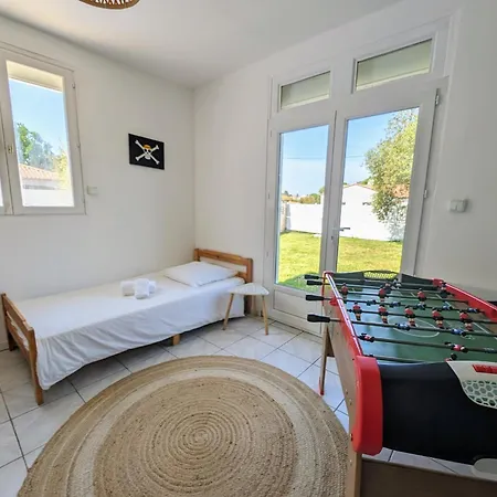 Maison Familiale Proche Des Plages Avec Piscine Semesterbostad